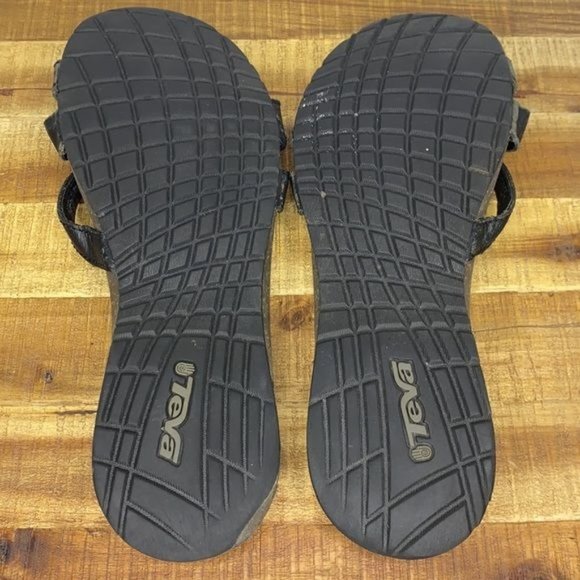 TEVA Leather Strappy Thong Sandals: Size 9 - Picture 6 of 7